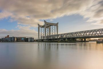 Spoorbrug Zwijndrechtse brug bij Dordrecht