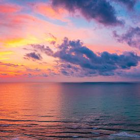 Sonnenaufgang am Strand von Mustafa Kurnaz