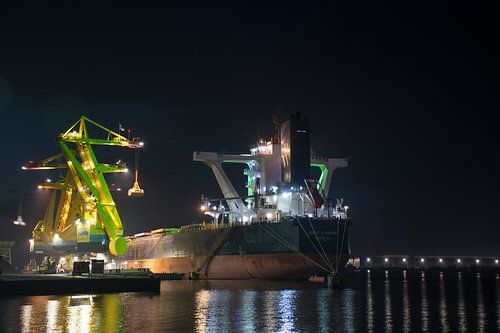 De nacht in de haven Amsterdam