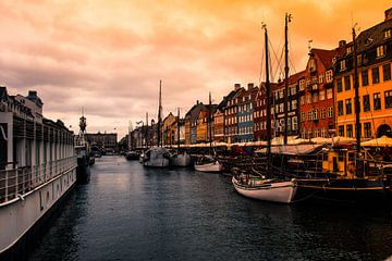 Beau port de Copenhague. sur Helga van de Kar