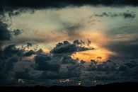 dramatischer Himmel von Eric van Nieuwland Miniaturansicht