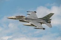 General Dynamics F-16 Fighting Falcon (J-632).