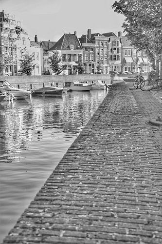 Mur de quai dans la ville de Middelburg