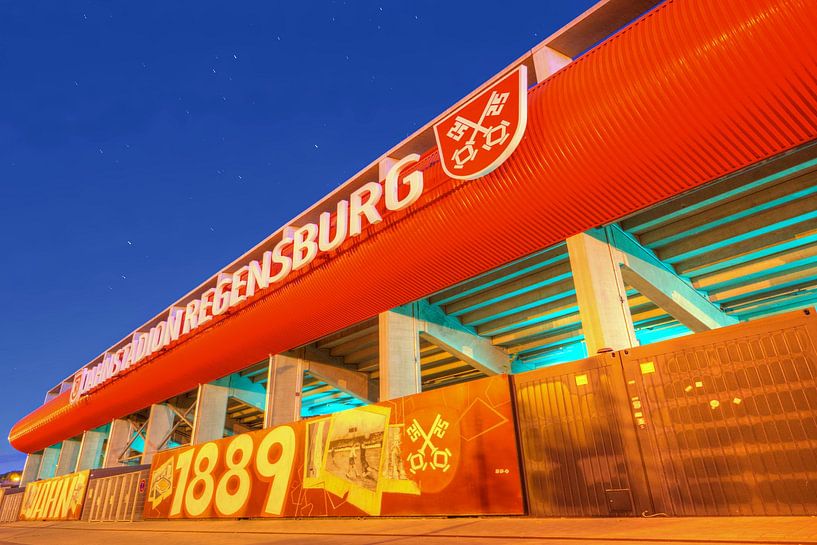 Jahnstadion Regensburg im Sternenhimmel von Roith Fotografie