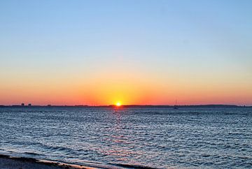 Sonnenuntergang am Strand von Laboe an der Ostsee von MPfoto71