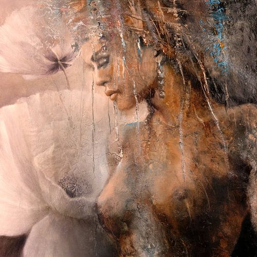 The queen and white poppies in the pink light