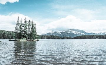 Canadian landscape with a lake and mountains by Hege Knaven-van Dijke