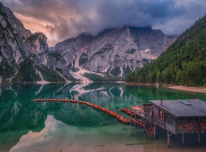 The wooden chain by Loris Photography