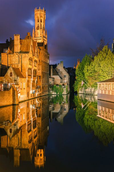 Die historische Stadt Brügge nach Sonnenuntergang von Henk Meijer Photography