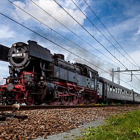 Dampflokomotive auf der Strecke Gouda - Rotterdam bei Moordrecht von Peter Boon