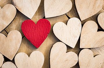 Valentinstag Hintergrund mit Holz Liebe Herzen von Alex Winter