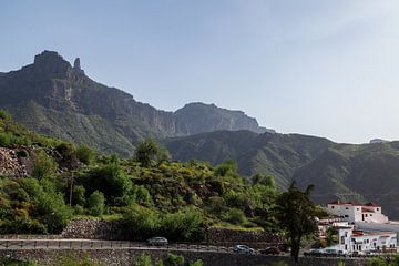 Roque Nublo op de bergen van Gran Canaria, Cruz de Tejeda. van Marjolein Zijlstra