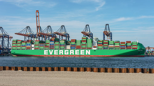 Containerschip Ever Eco van Evergreen Marine.