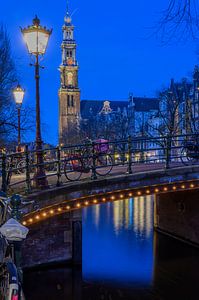 Blaue Stunde auf der Prinsengracht in Amsterdam