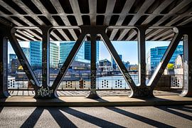 Hamburg -  Sous le pont sur Sabine Wagner