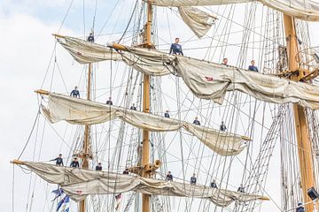 MIR Tall Ship with crew on sails