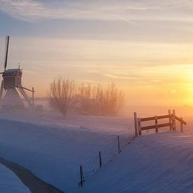 Wingerdse molen in wintersfeer van John Stuij