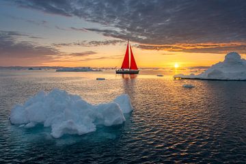 Coucher de soleil au Groenland sur Anges van der Logt