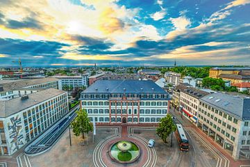 Pittoresk uitzicht richting Frankfurt met Luisenplatz en Kollegiengebäude. van pixxelmixx