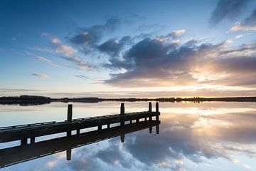 Sonnenaufgang am Lauwersmeer von Ton Drijfhamer