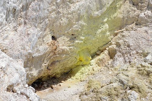 Details in de Sulphur Cave krater