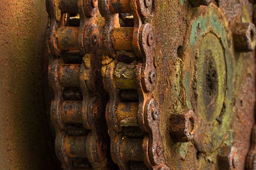 Verrostet Zahnräder mit Ketten