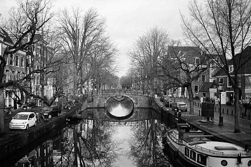 Canal Amsterdam by Dick Veldhuisen