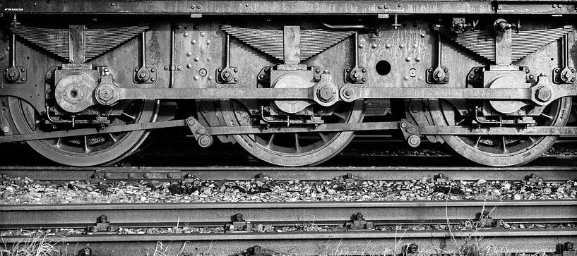 Wagon de train. Vieille locomotive. par François Kerremans