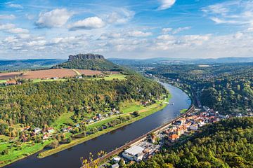 Uitzicht over de Elbe naar Saksisch Zwitserland