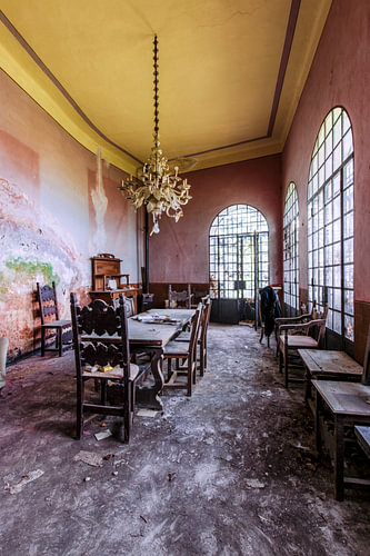Villa Dekadenz – Italy by Gentleman of Decay