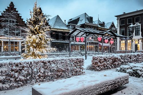 Christmas at the Nieuwe Markt in Zwolle with snow, lights and a Christmas tree by Sjoerd van der Wal Photography