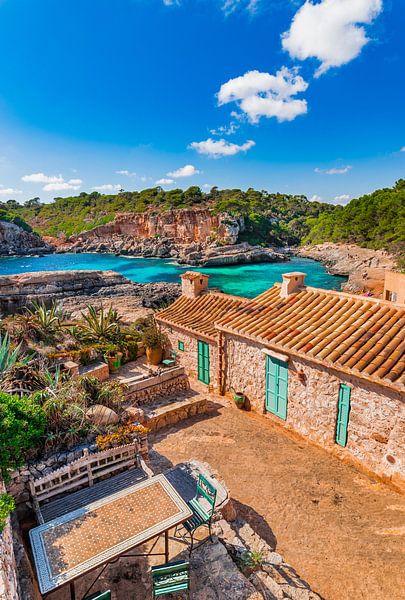 Prachtige baai van Cala S'Almunia aan de kust van het eiland Mallorca van Alex Winter