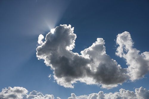 Wolkje met een randje