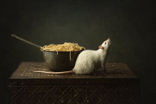 Rat with pasta by Carolien van Schie