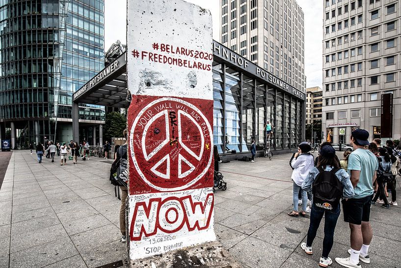 free belarus now sculpture at the postdamer platz in berlin by Eric van Nieuwland