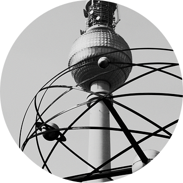World Clock Fernsehturm Berlin Foto van Falko Follert
