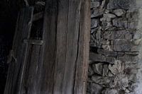 Die Tür eines verlassenen Hauses