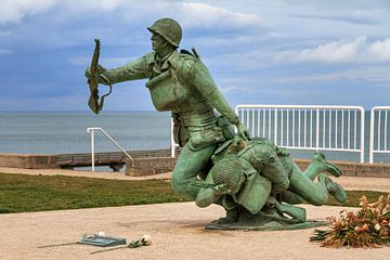 Standbeeld soldaten Omaha Beach van Dennis van de Water