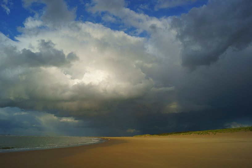 Strand bij Ouddorp by Michel van Kooten