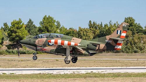 Landing Griekse North American T-2E Buckeye.