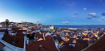 Lissabon - Alfama (Panorama zur blauen Stunde)