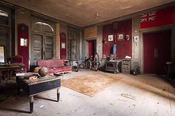 Salon abandonné. sur Roman Robroek - Photos de bâtiments abandonnés