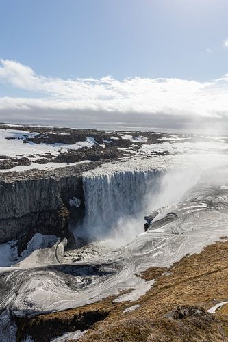 Wasserfall im Schnee