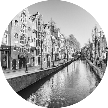 Oudezijds Achterburgwal op De Wallen in Amsterdam van Sjoerd van der Wal Fotografie