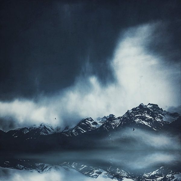 Alpenblick in Blau von Dirk Wüstenhagen