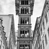 Elevador de Santa Justa – Tijdloze architectuur in zwart-wit van Rolf Schnepp