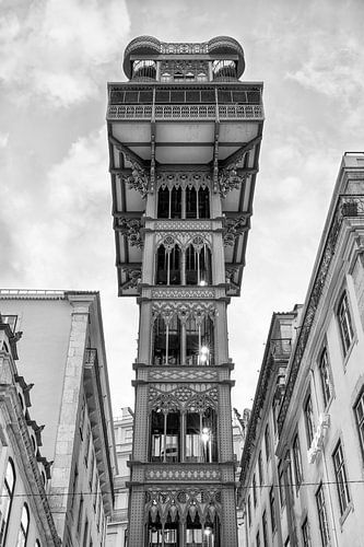 Elevador de Santa Justa – Tijdloze architectuur in zwart-wit
