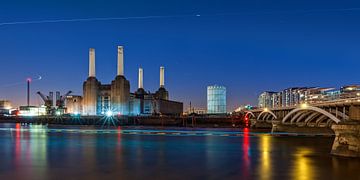 Better days... Battersea Power Station | Londen van Rob de Voogd / zzapback