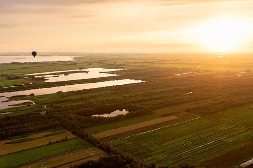 Ballonvaart bij zonsondergang