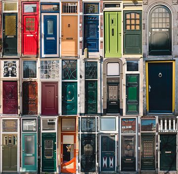 Collage de différentes portes dans la ville de Gouda sur Jolanda Aalbers